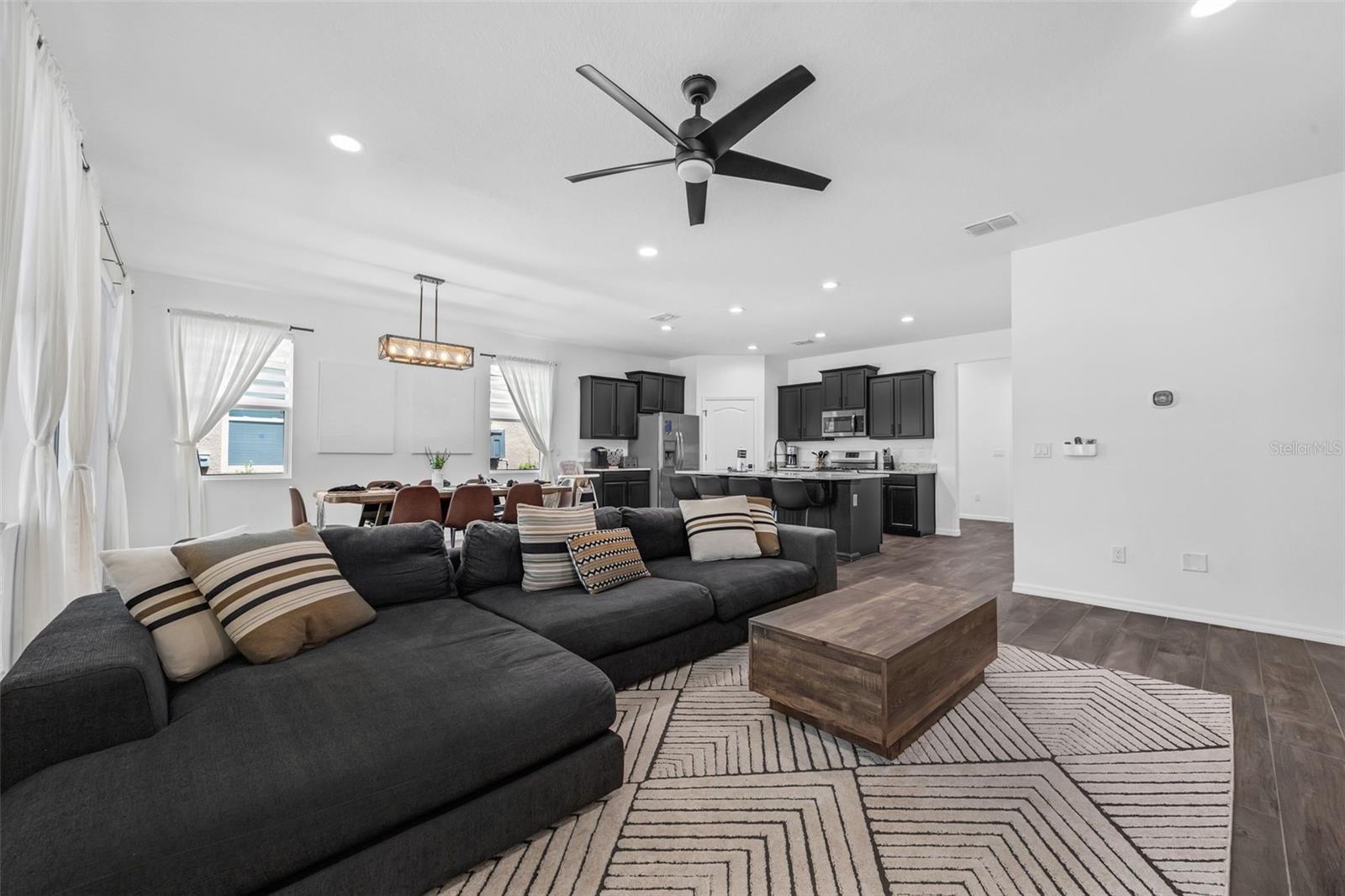 Image 6 of 55 For 5269 Oakbourne Avenue