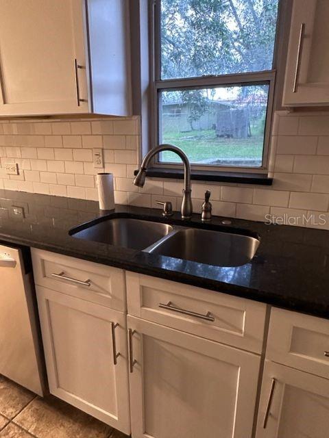 Image 11 of 26 For 861 Waterview Drive