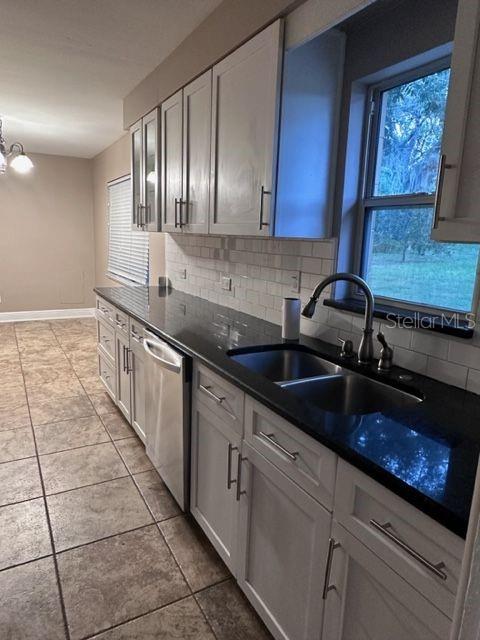 Image 12 of 26 For 861 Waterview Drive