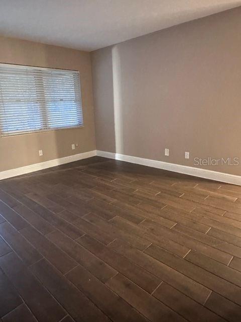Image 16 of 26 For 861 Waterview Drive