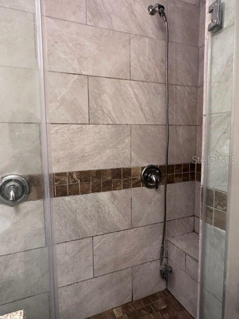 Image 18 of 26 For 861 Waterview Drive