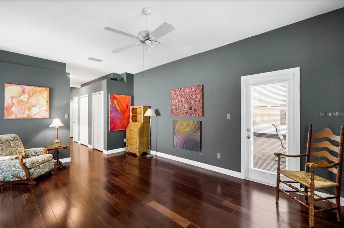 Image 11 of 34 For 10324 Pointview Court