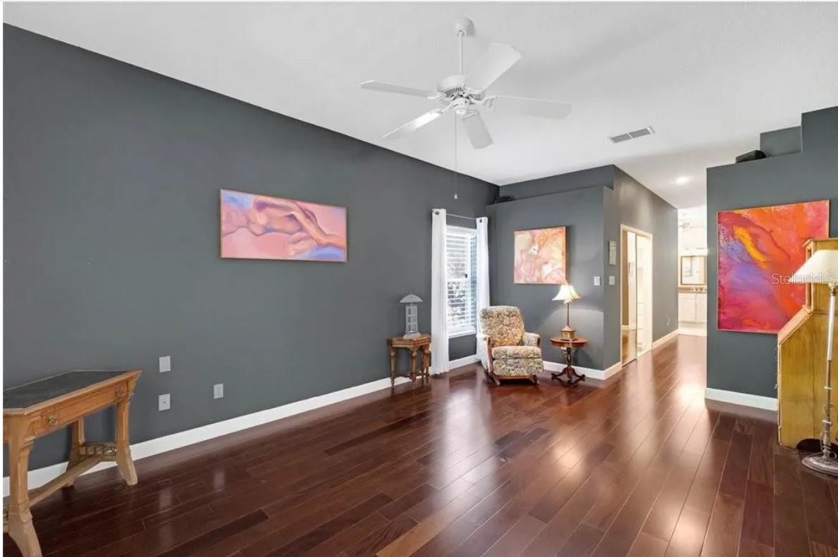 Image 12 of 34 For 10324 Pointview Court