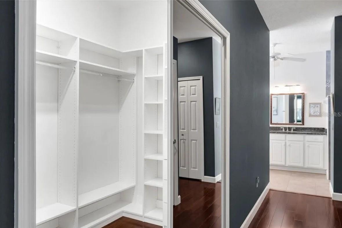 Image 13 of 34 For 10324 Pointview Court