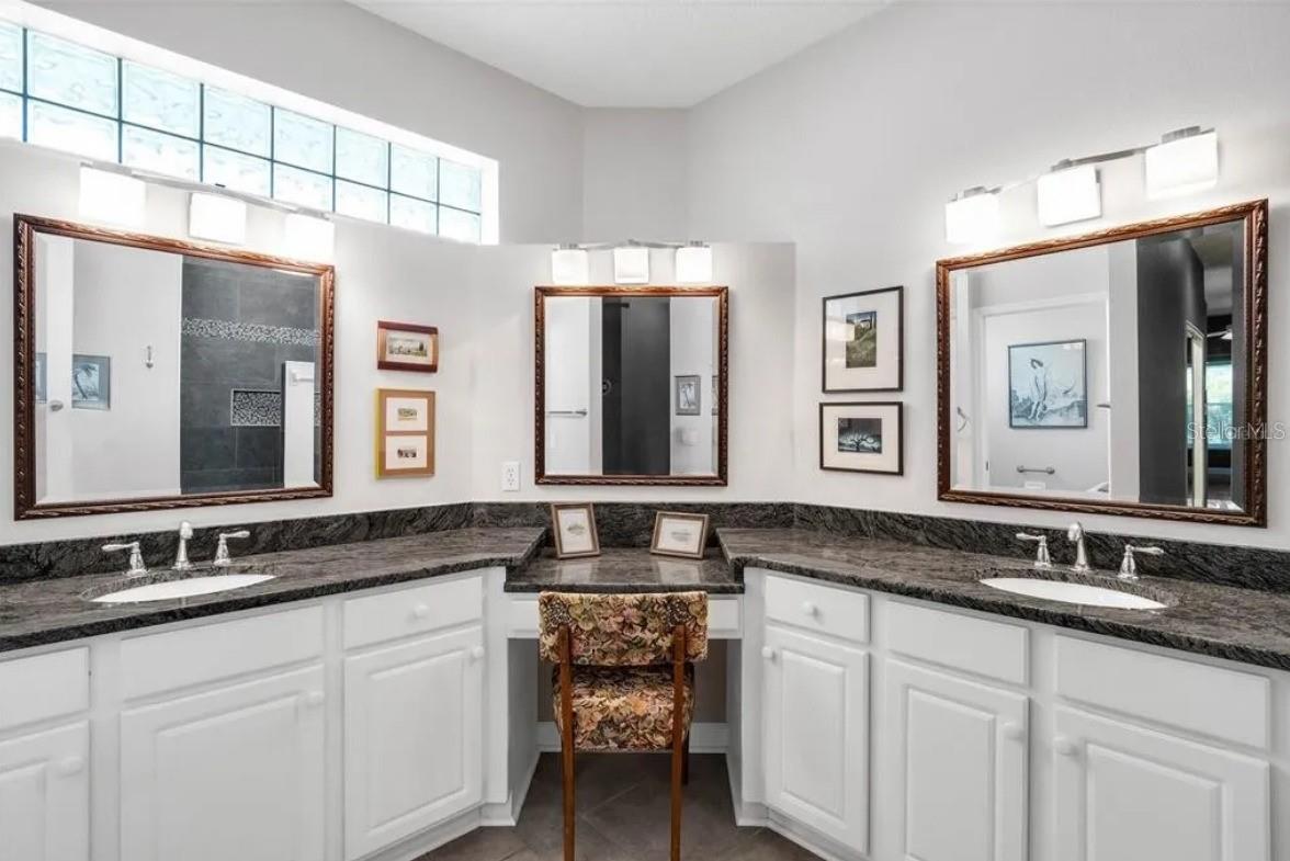 Image 15 of 34 For 10324 Pointview Court