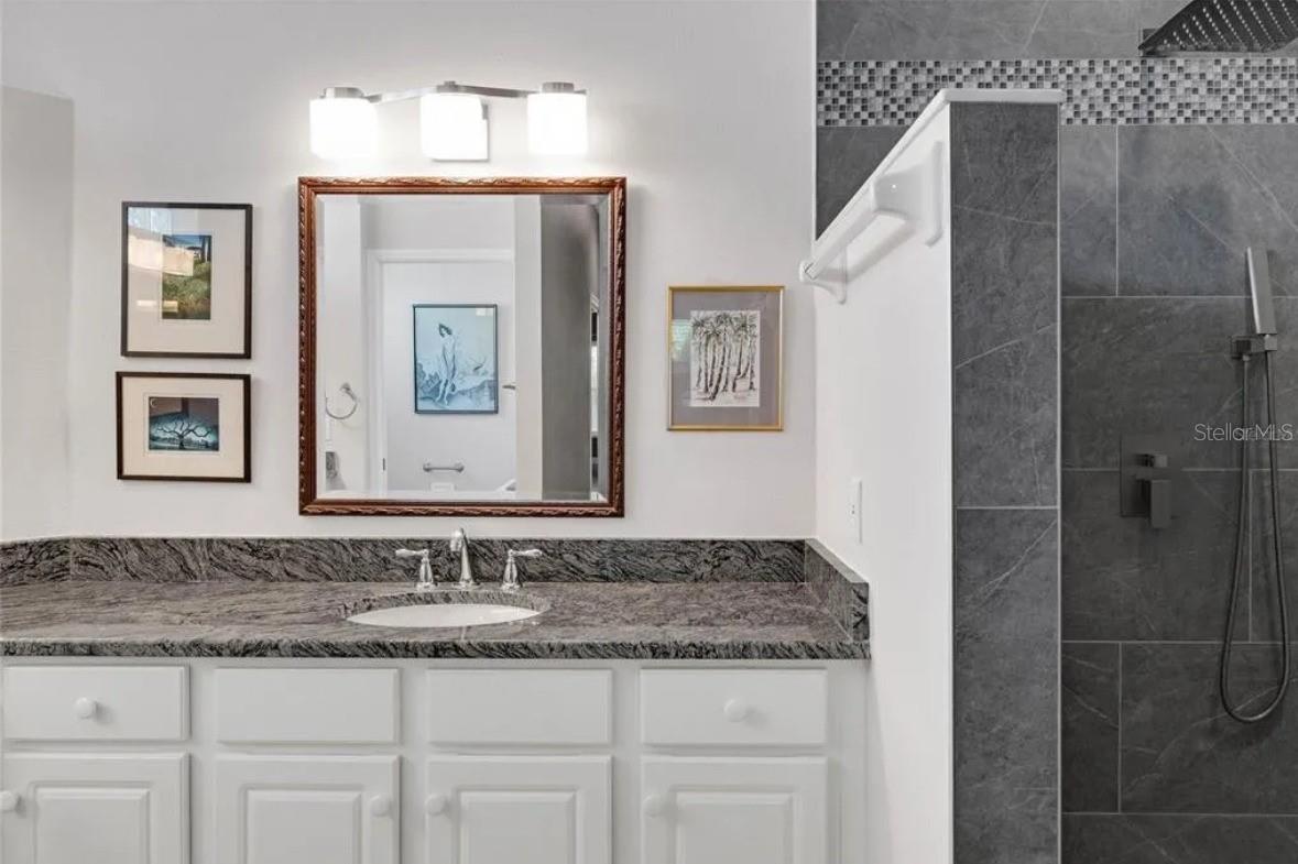 Image 17 of 34 For 10324 Pointview Court