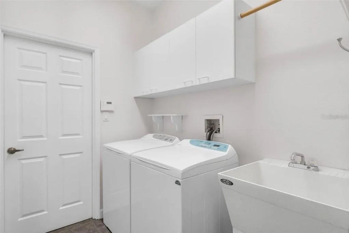 Image 21 of 34 For 10324 Pointview Court