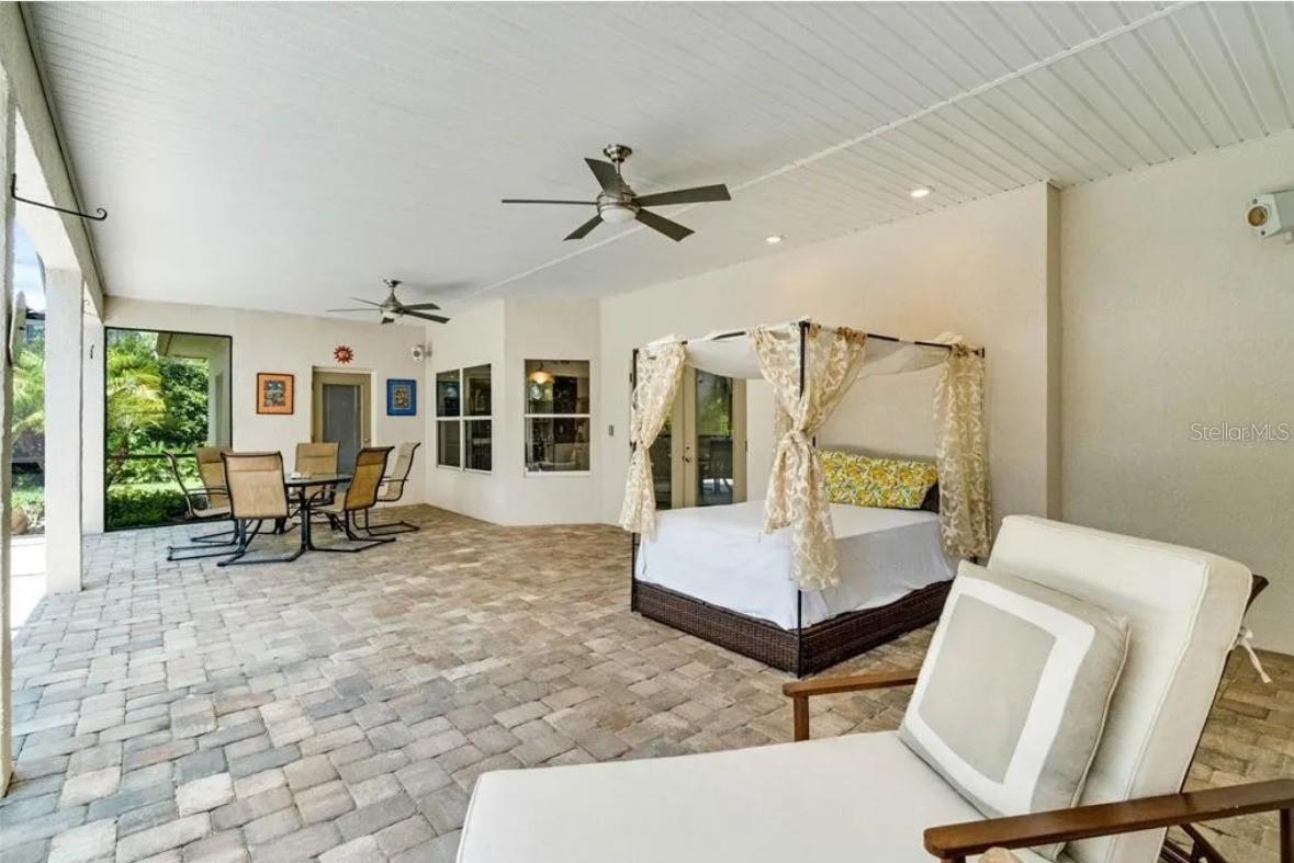 Image 23 of 34 For 10324 Pointview Court