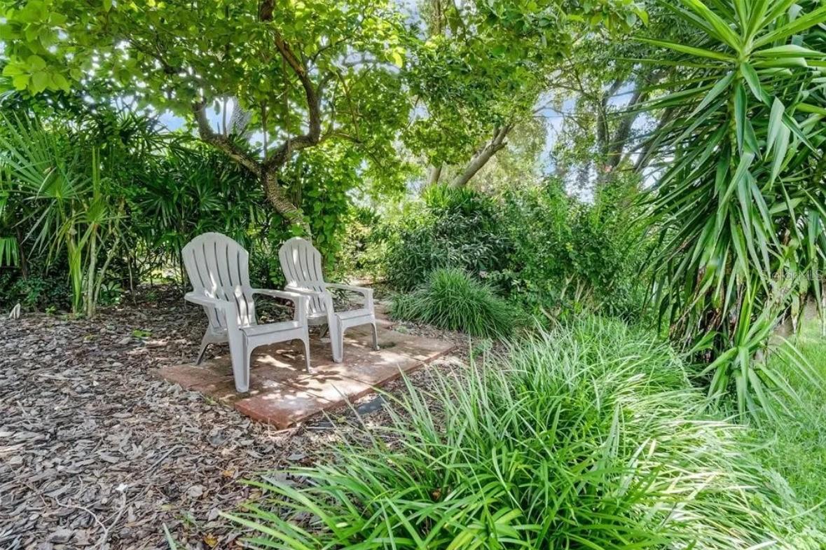 Image 27 of 34 For 10324 Pointview Court