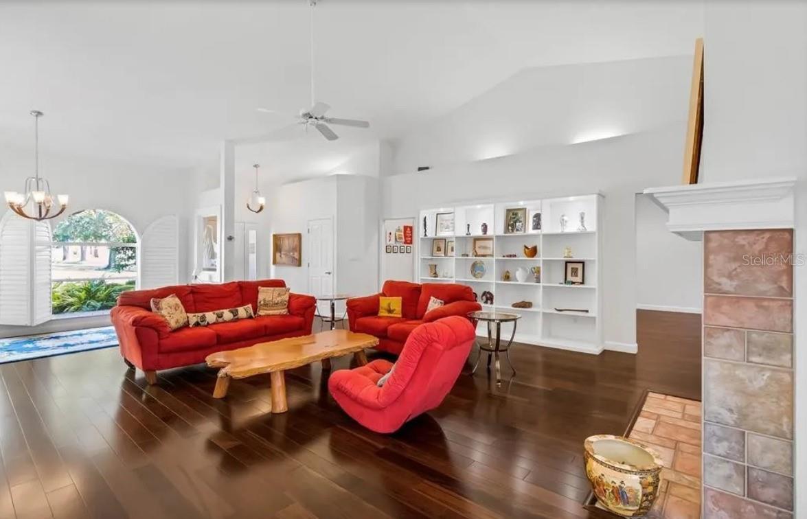 Image 7 of 34 For 10324 Pointview Court