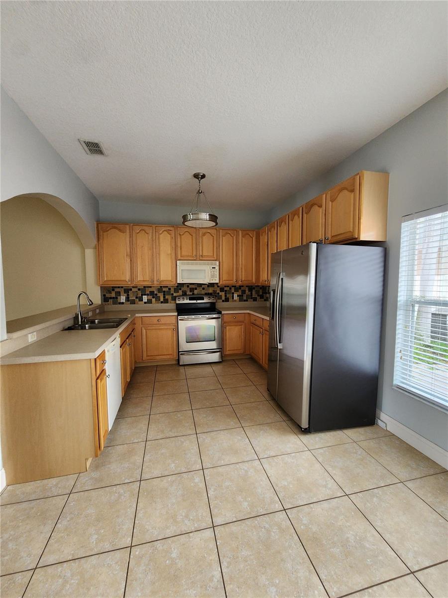 Image 12 of 25 For 16712 Cedar Crest Drive