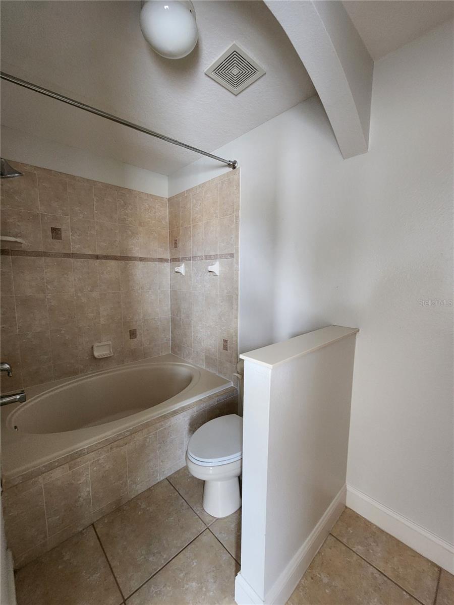 Image 20 of 25 For 16712 Cedar Crest Drive
