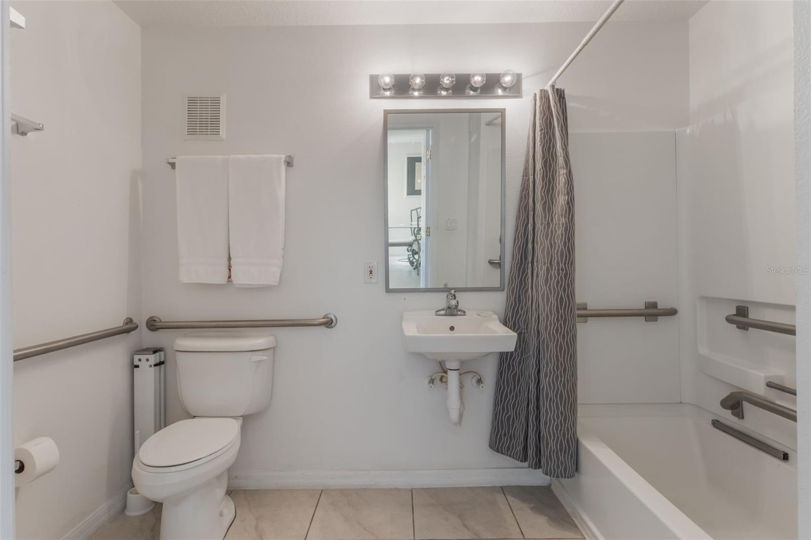 Image 21 of 35 For 8805 Grand Palms Circle A