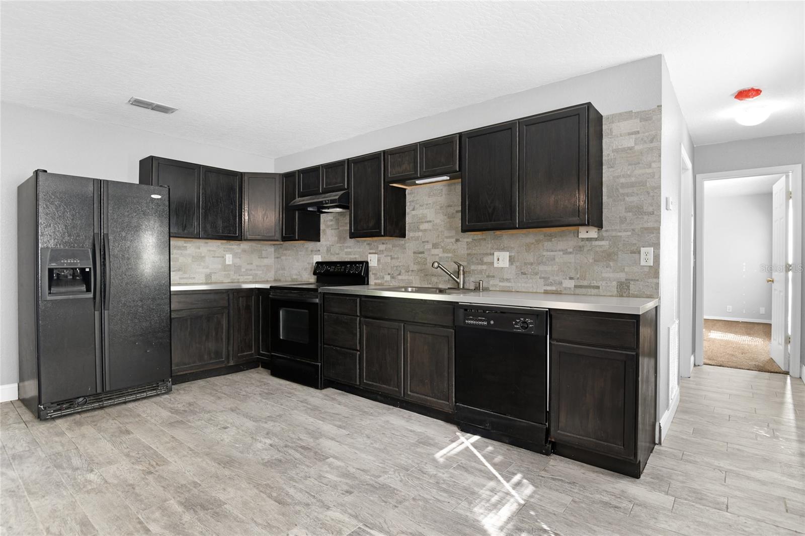 Image 4 of 16 For 704 Grape Avenue