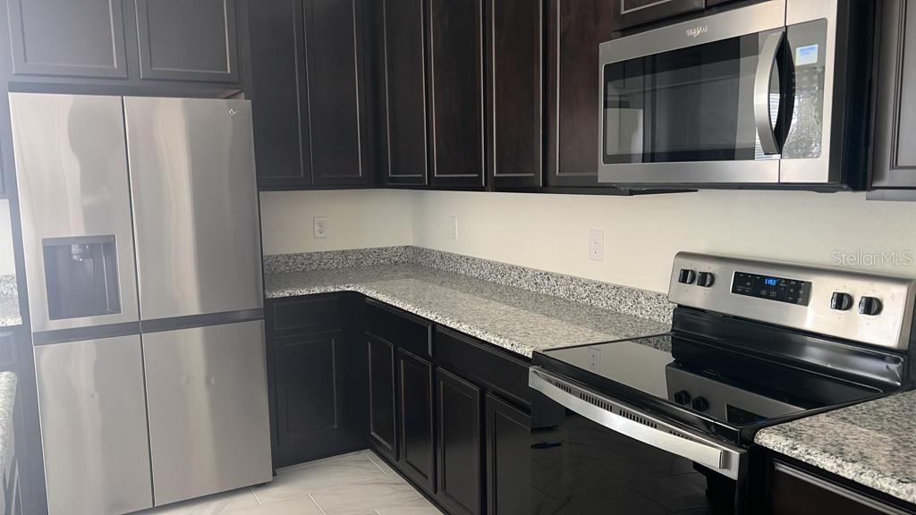Image 11 of 18 For 520 Overpool Avenue