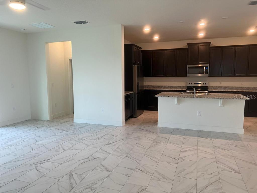 Image 9 of 18 For 520 Overpool Avenue