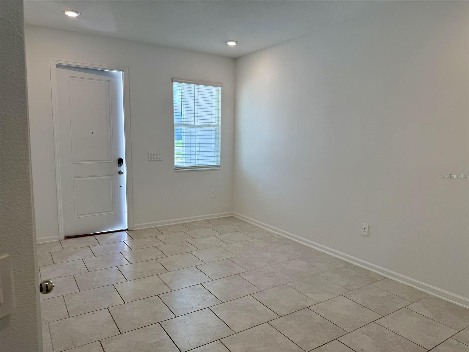 Image 5 of 35 For 7693 Stone Creek Trl