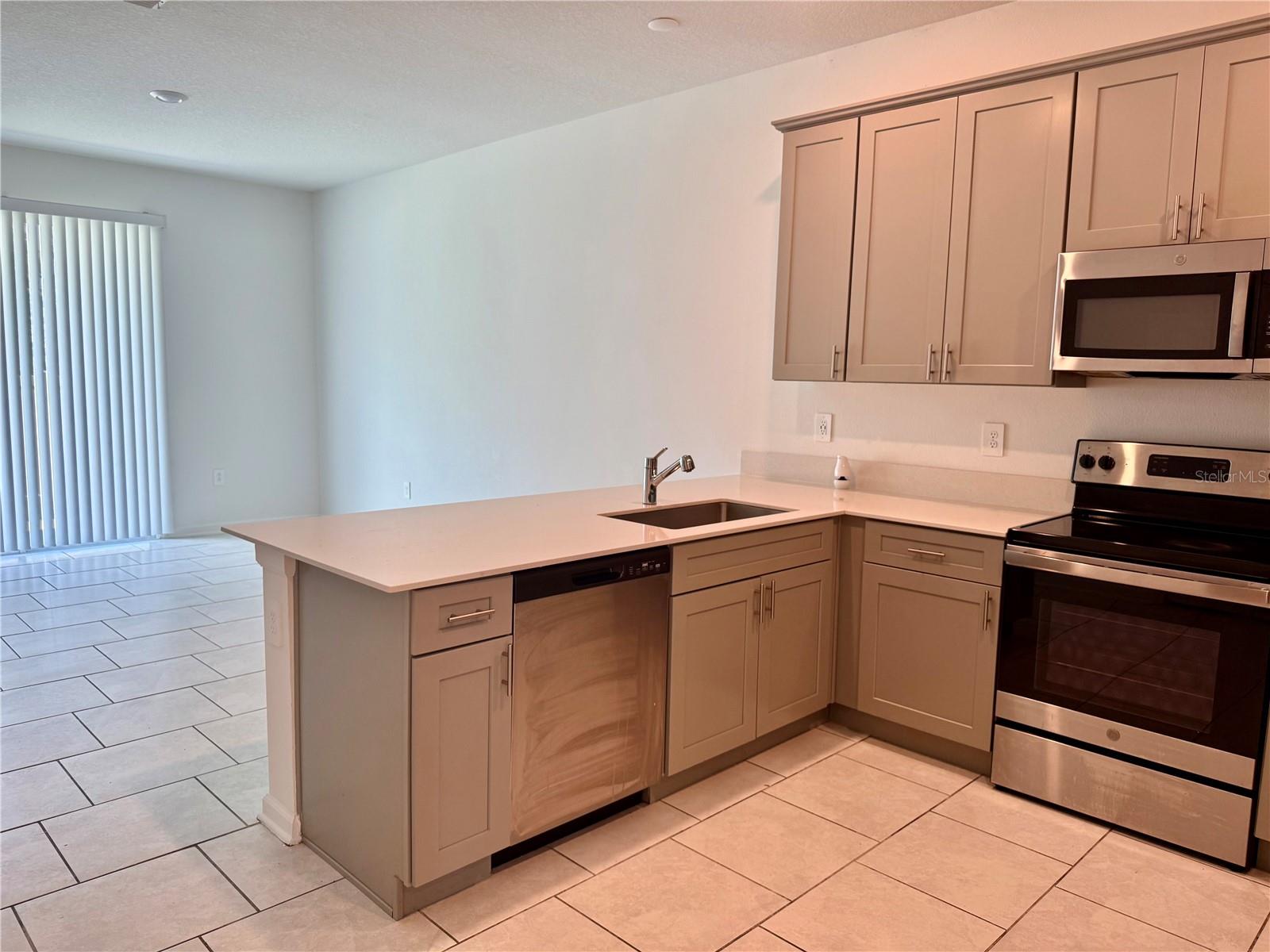 Image 7 of 35 For 7693 Stone Creek Trl