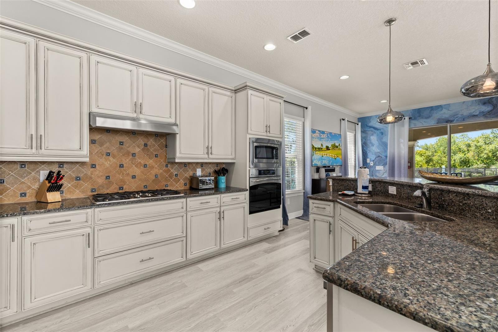 Image 19 of 89 For 792 Desert Mountain Court