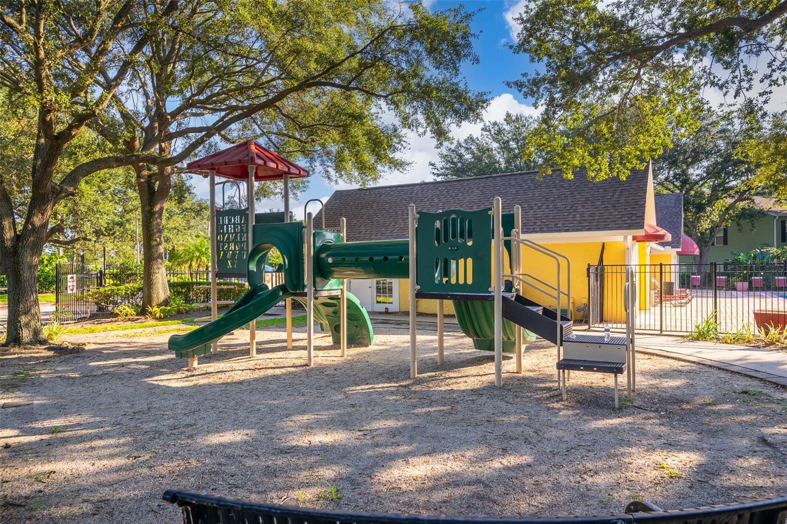 Image 25 of 26 For 2035 Dixie Belle Drive 2035p