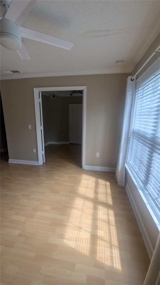 Image 6 of 22 For 2035 Dixie Belle Drive 2035p