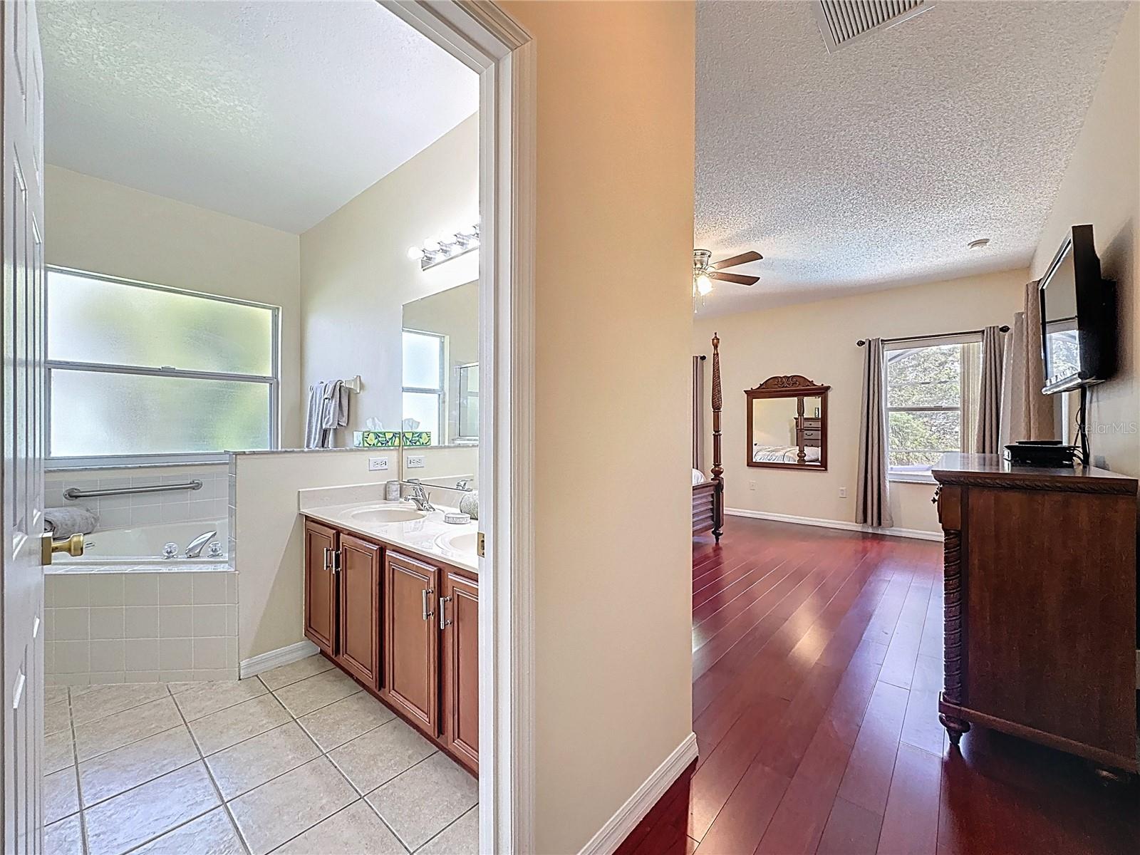 Image 10 of 69 For 503 Gull Drive