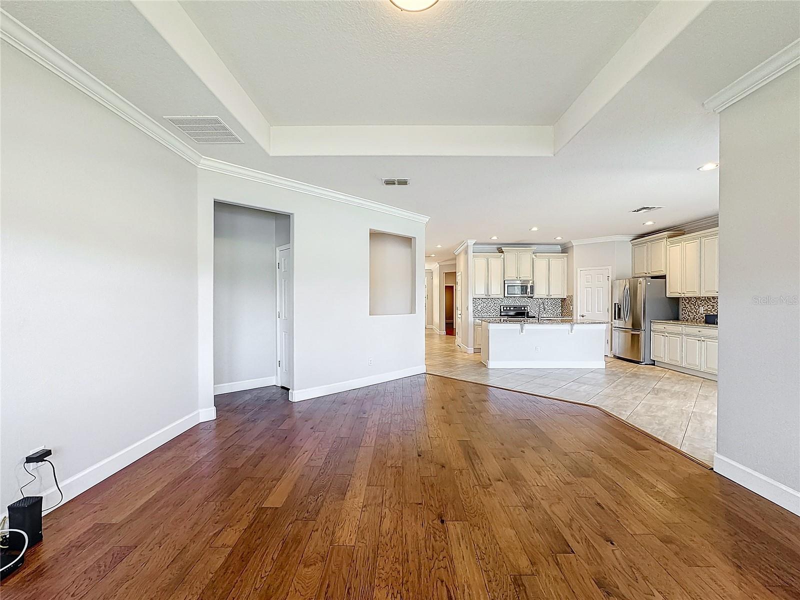 Image 11 of 27 For 7119 Beek Street
