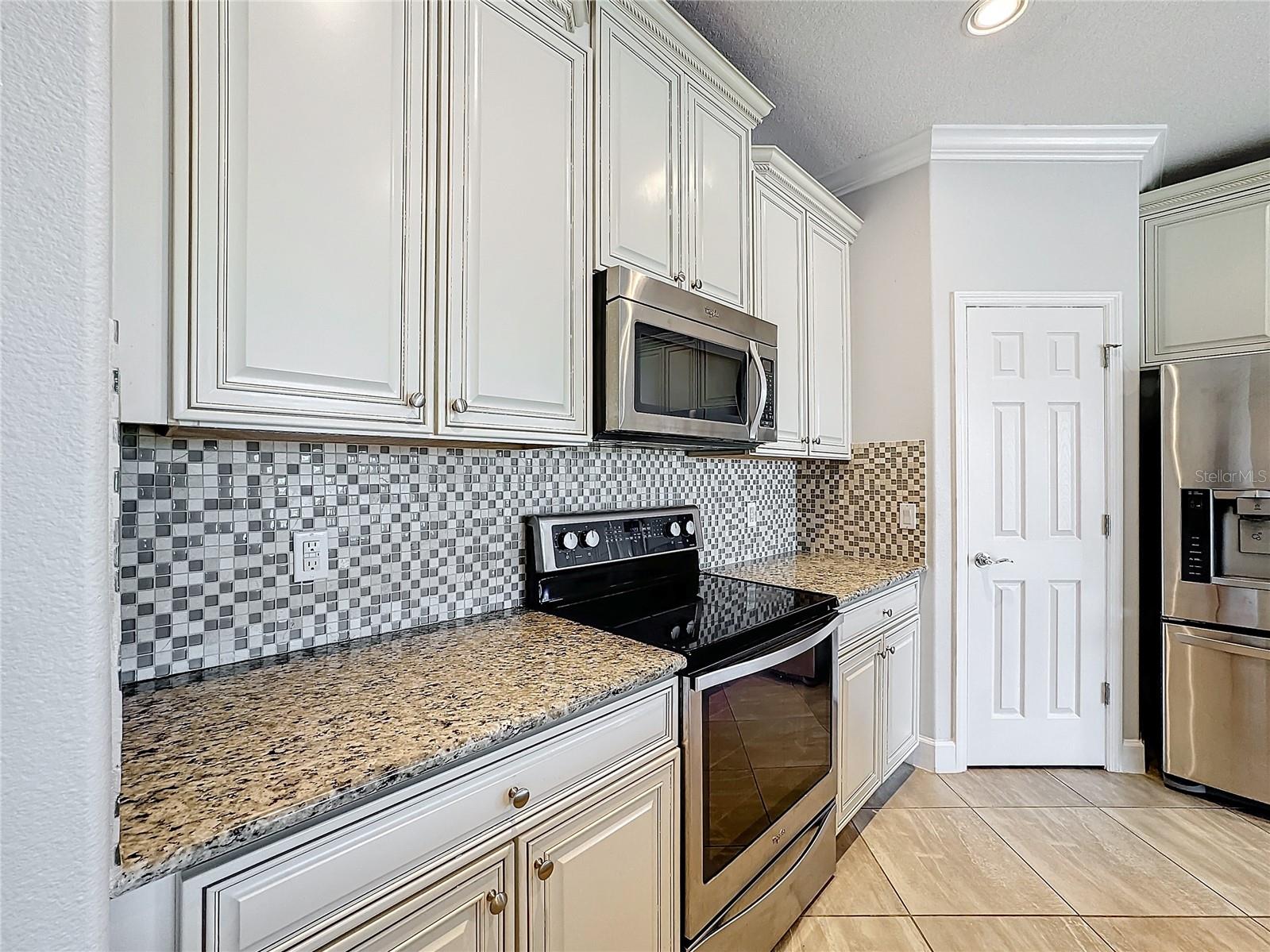 Image 6 of 27 For 7119 Beek Street