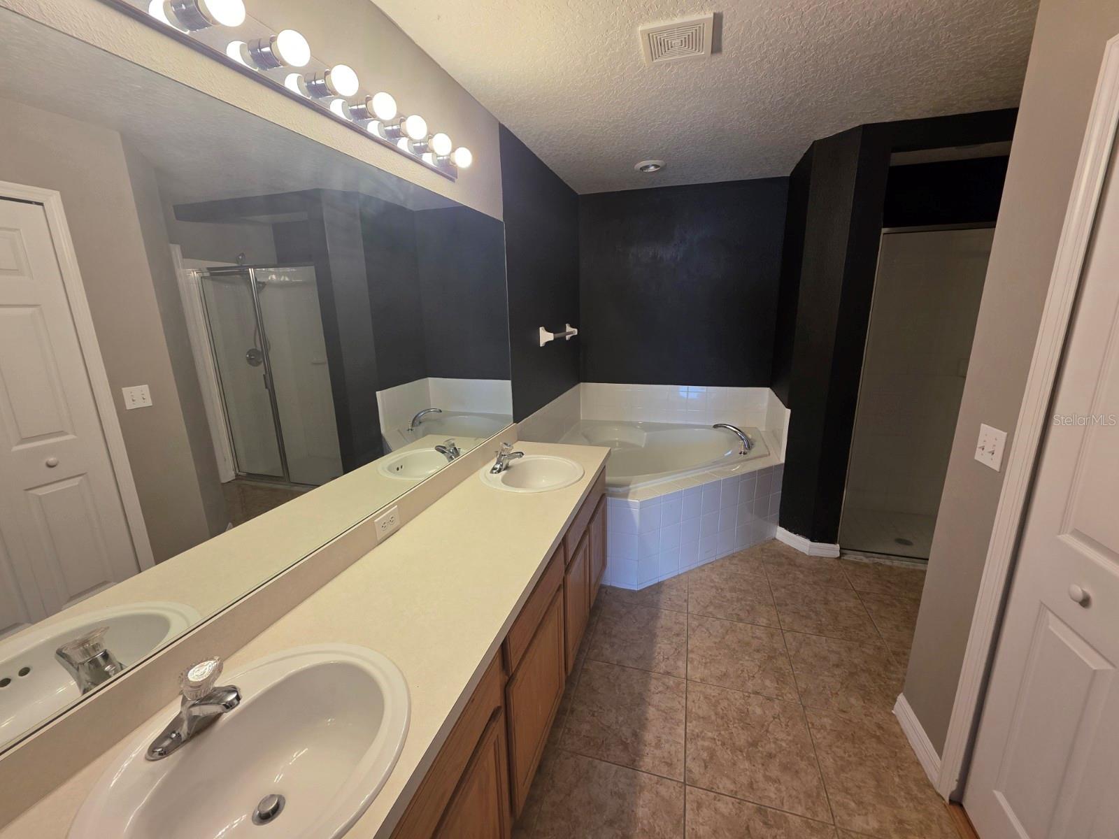 Image 18 of 21 For 1334 Banbridge Drive