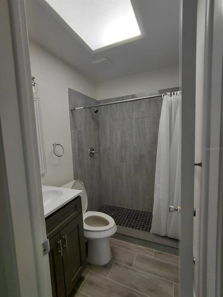 Image 16 of 25 For 1527 Leeway Avenue
