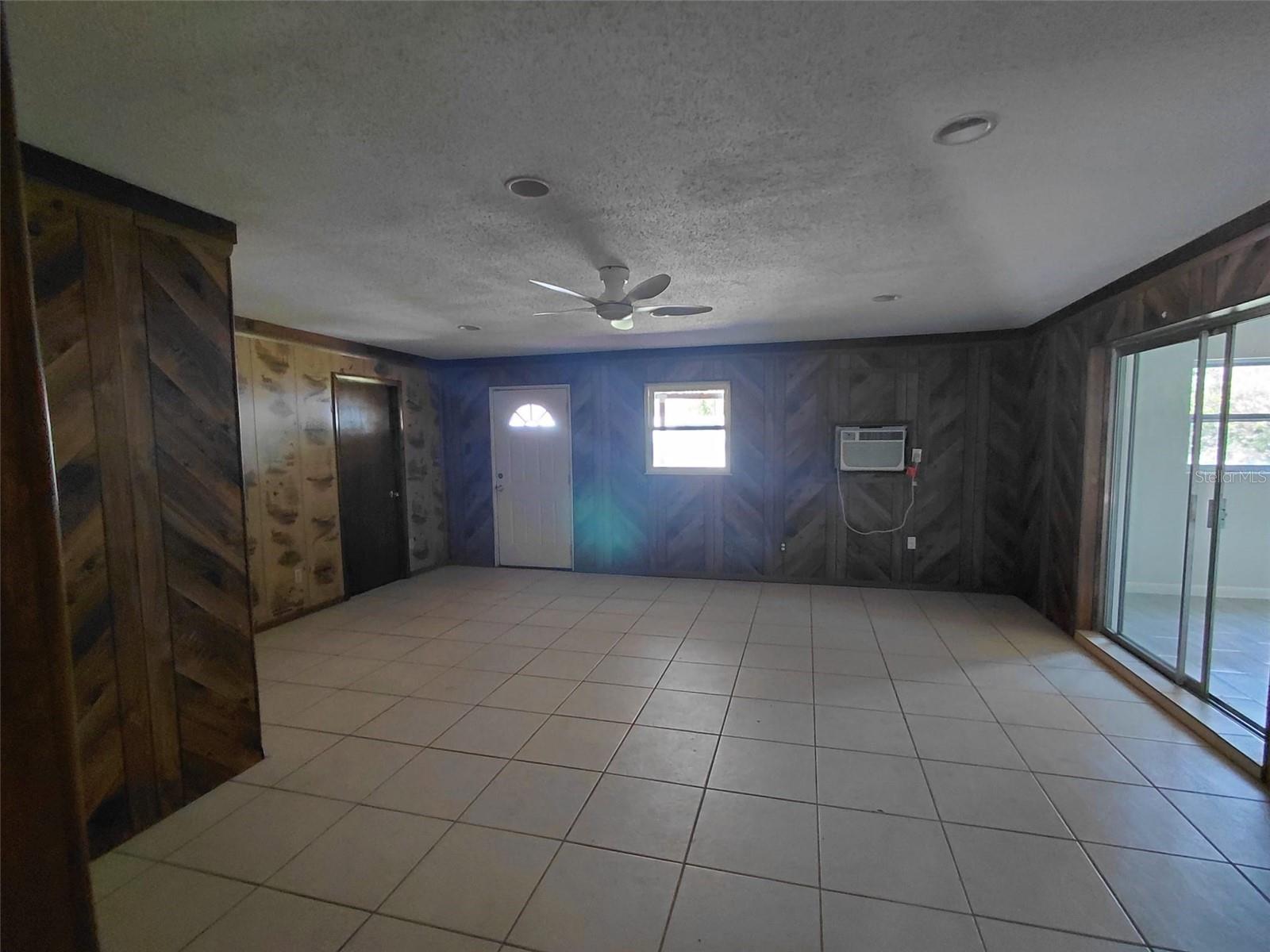 Image 17 of 25 For 1527 Leeway Avenue