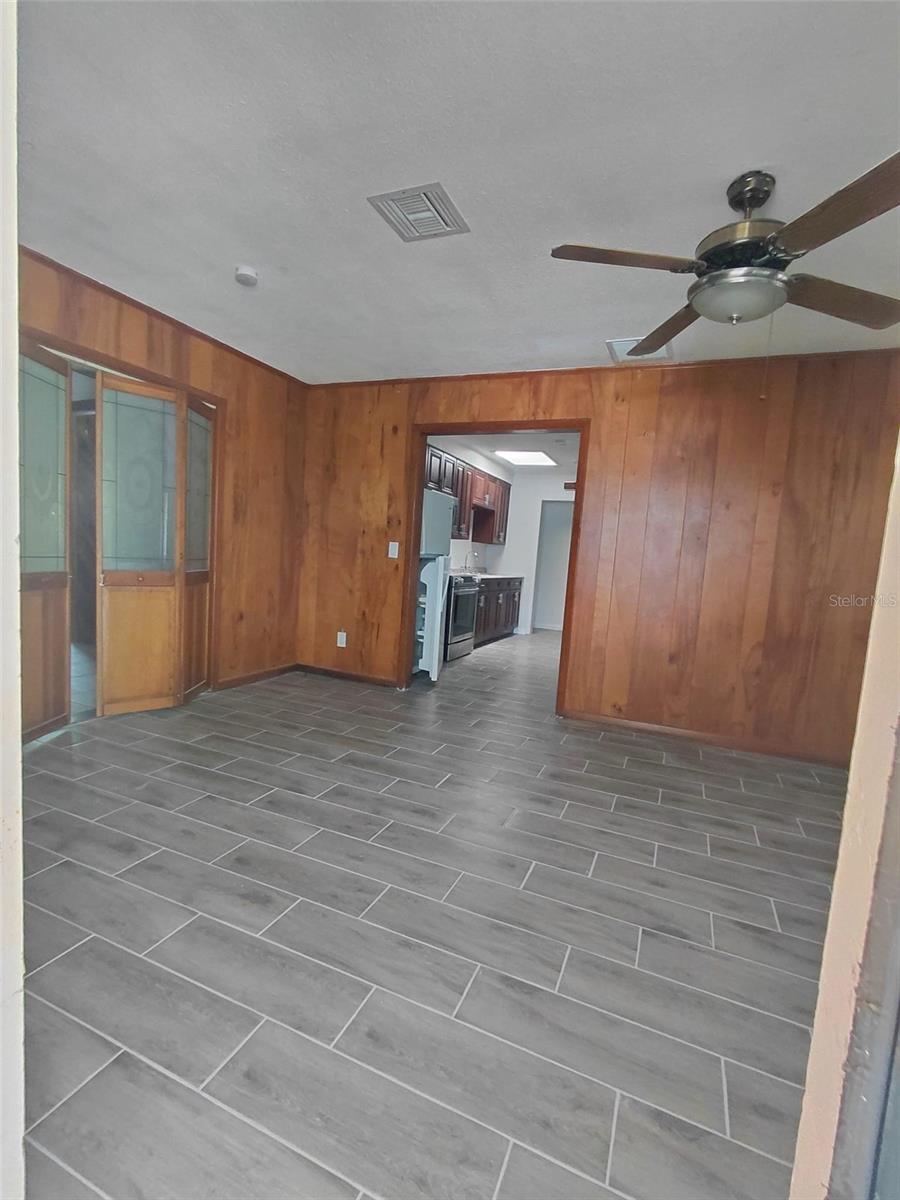 Image 18 of 25 For 1527 Leeway Avenue