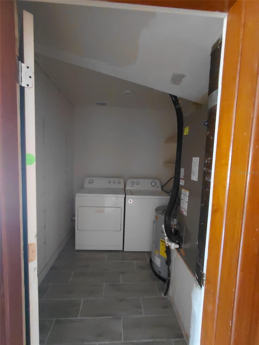 Image 20 of 25 For 1527 Leeway Avenue