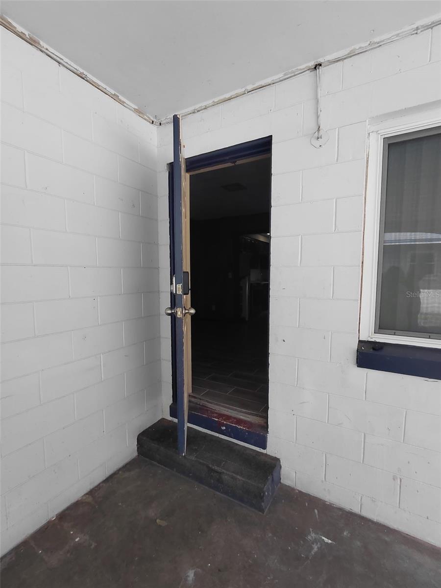 Image 6 of 25 For 1527 Leeway Avenue