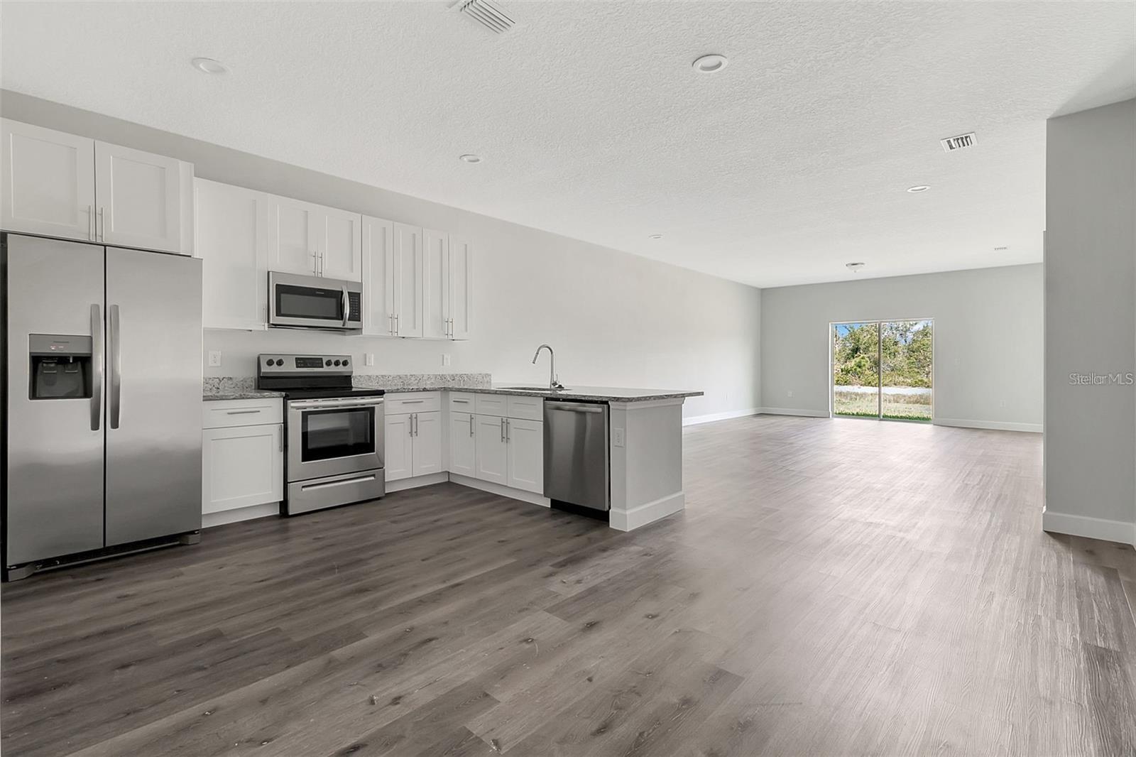 Image 3 of 10 For 8519 Agate Street 8521