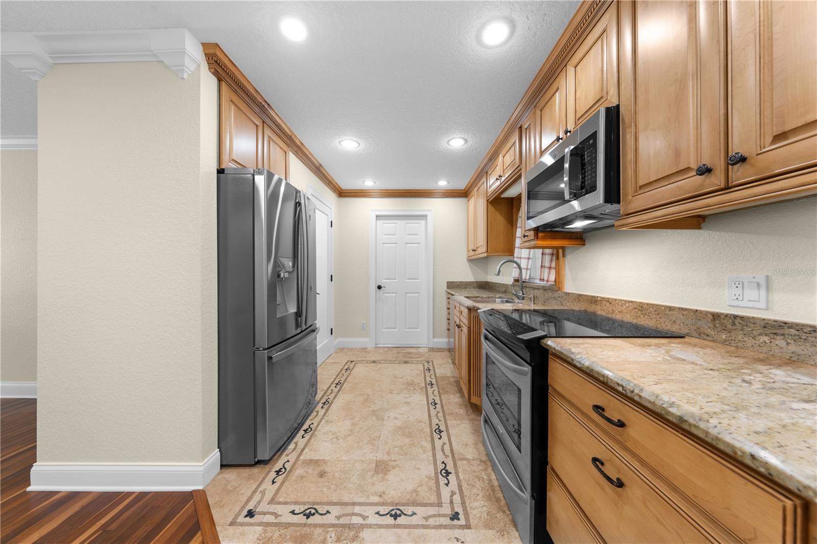 Image 10 of 41 For 1722 West Acres Drive