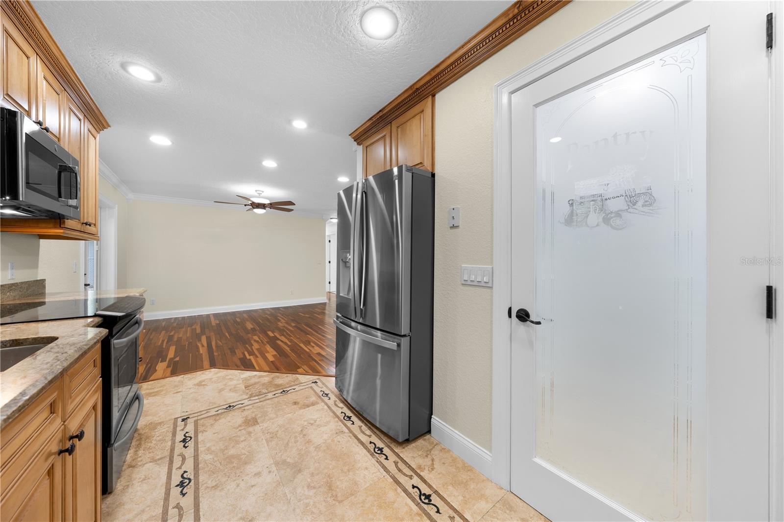 Image 11 of 41 For 1722 West Acres Drive