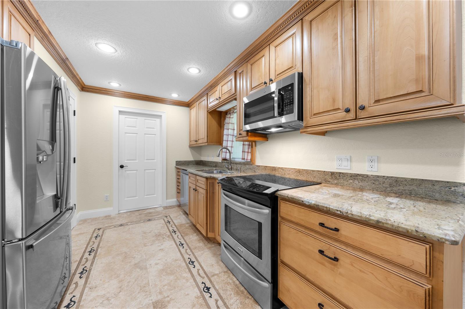 Image 12 of 41 For 1722 West Acres Drive
