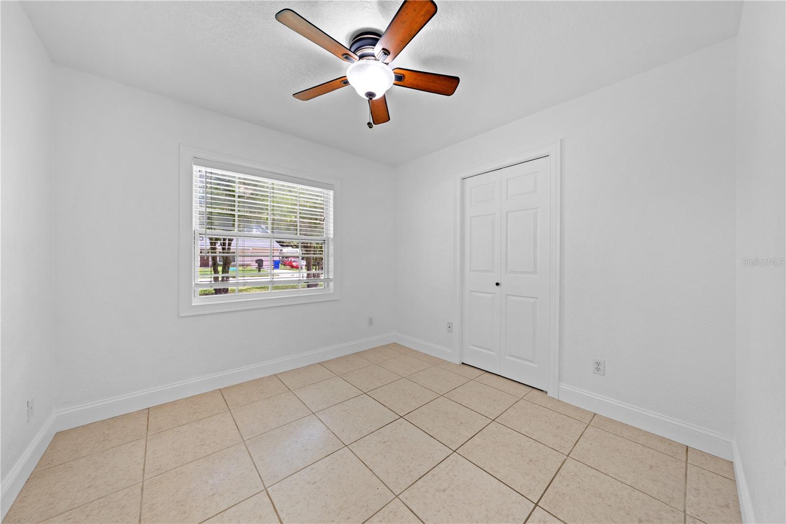Image 21 of 41 For 1722 West Acres Drive