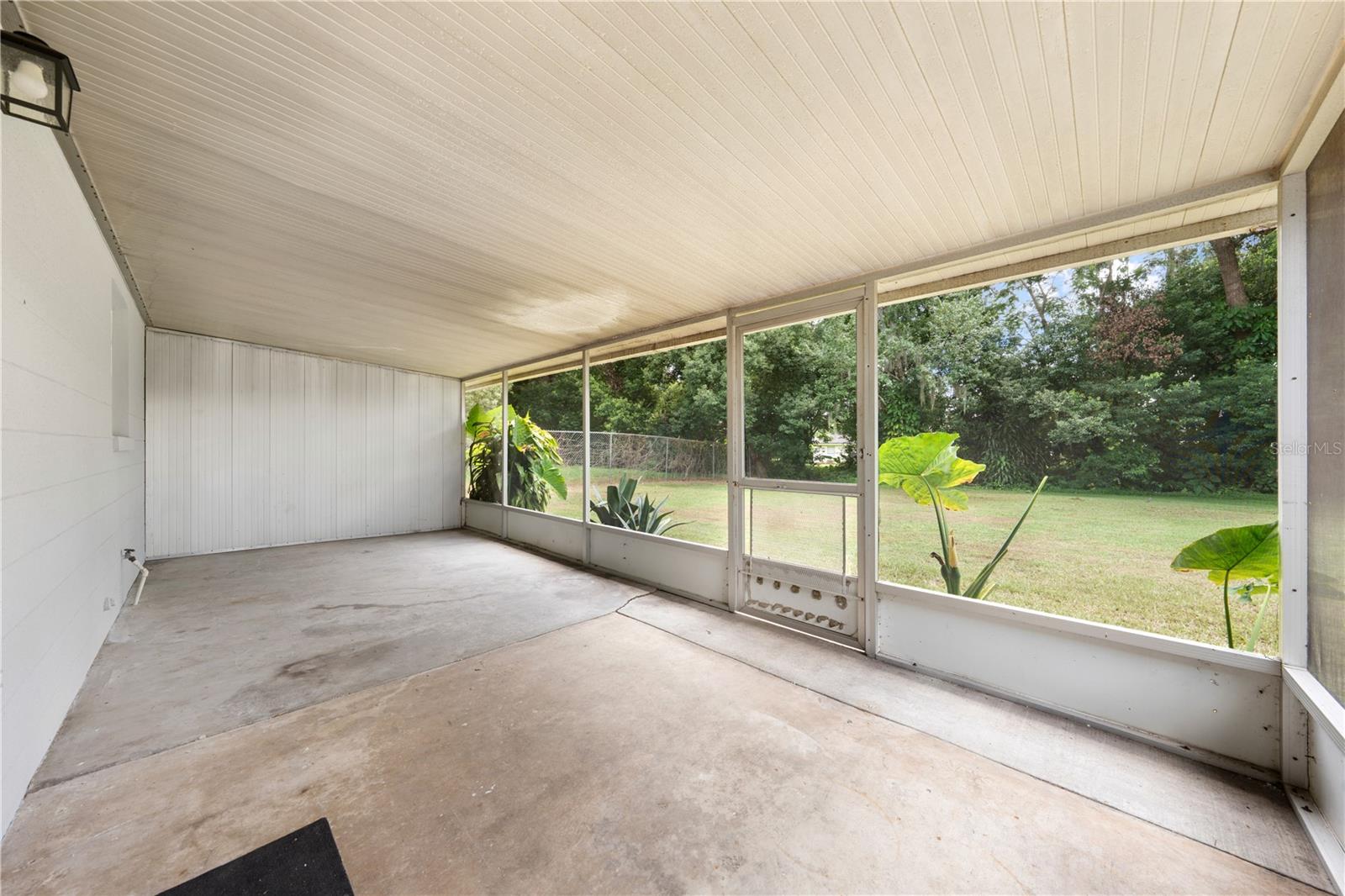 Image 30 of 41 For 1722 West Acres Drive