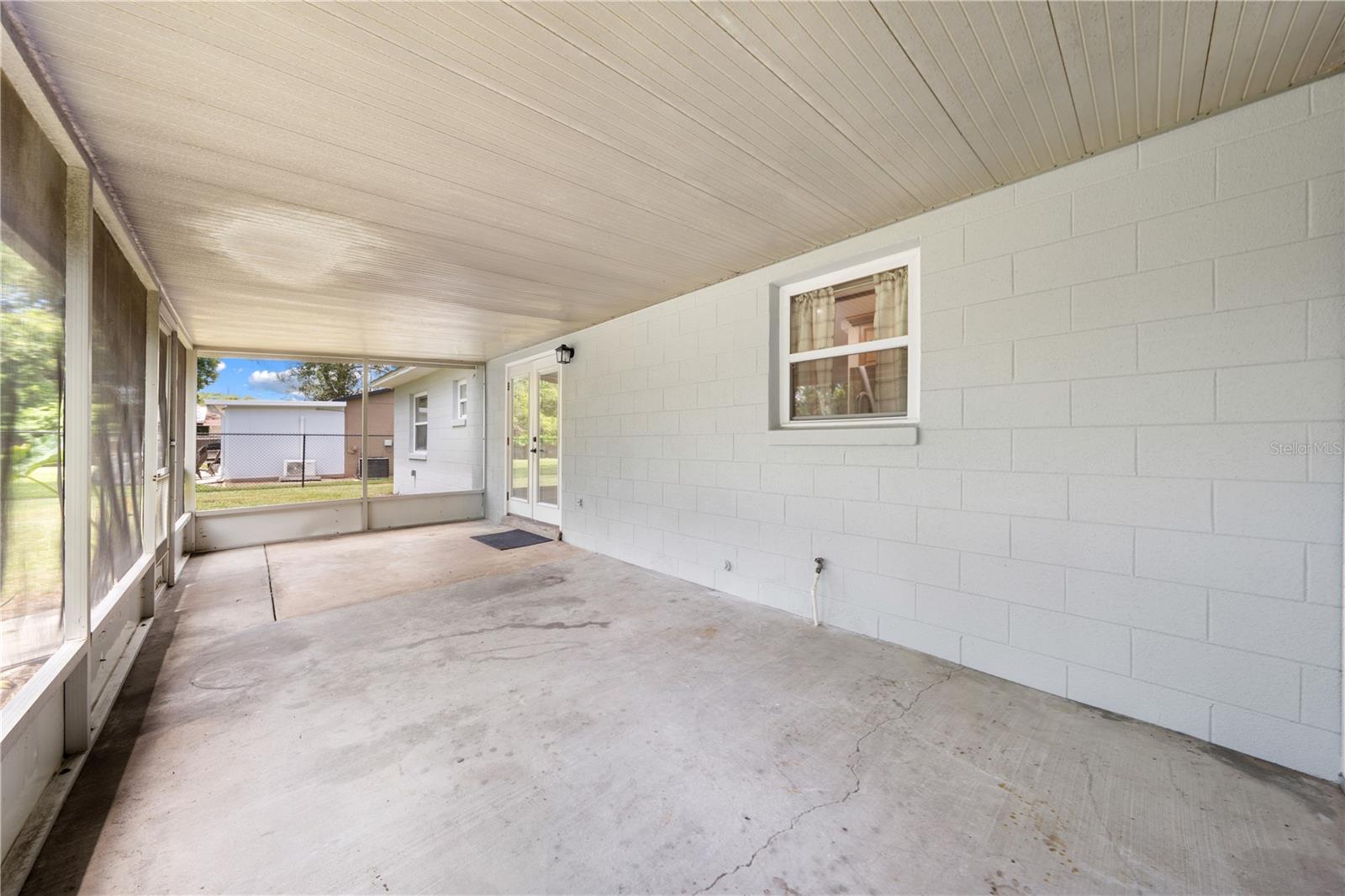 Image 31 of 41 For 1722 West Acres Drive