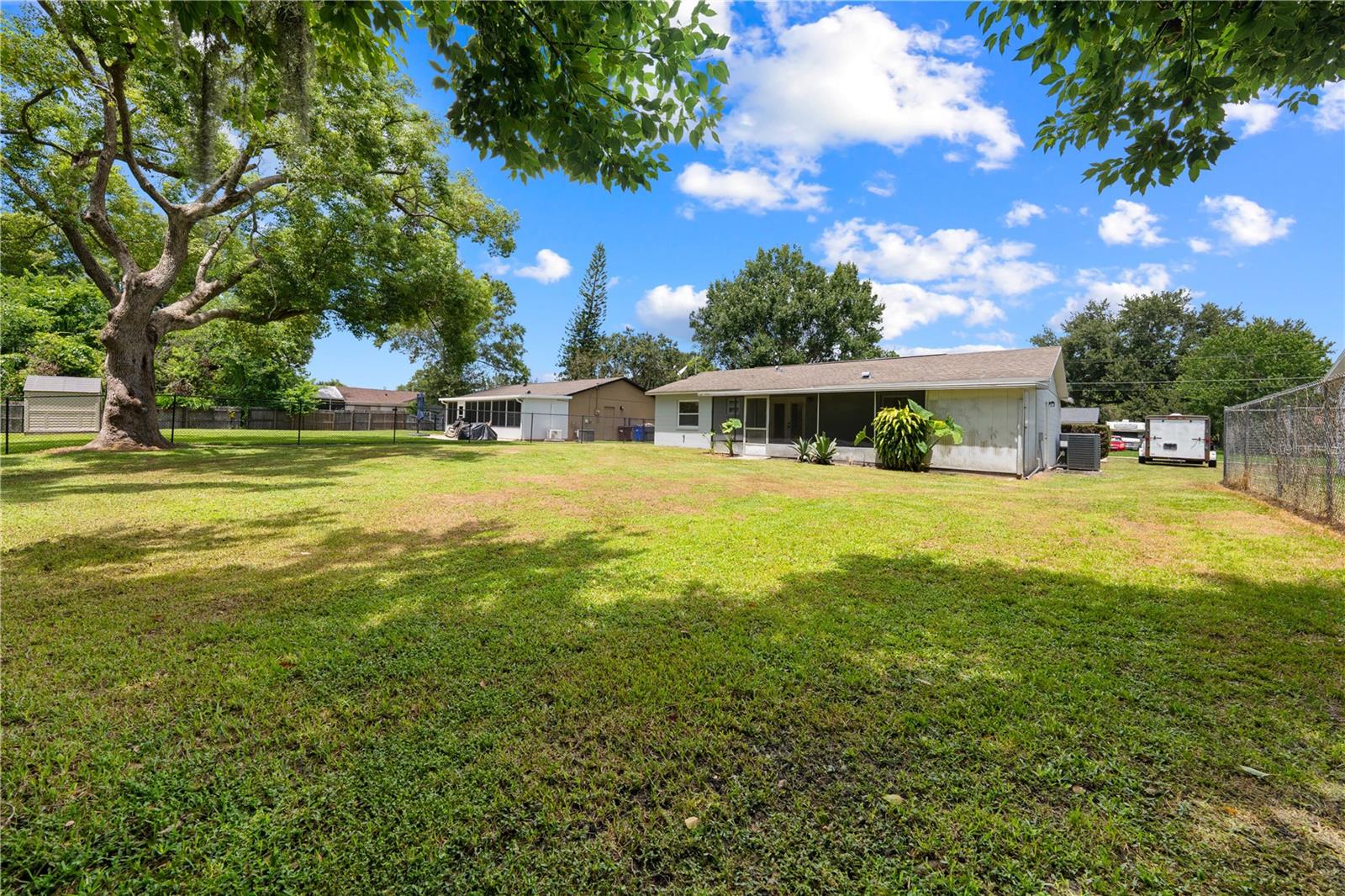 Image 32 of 41 For 1722 West Acres Drive