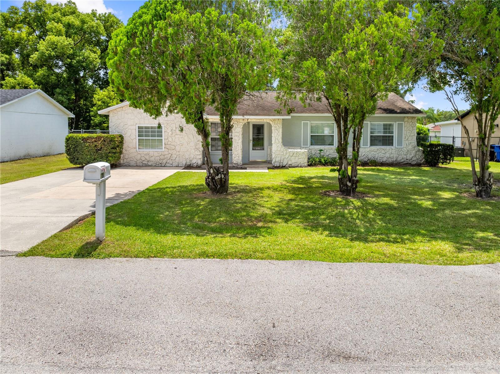 Image 38 of 41 For 1722 West Acres Drive
