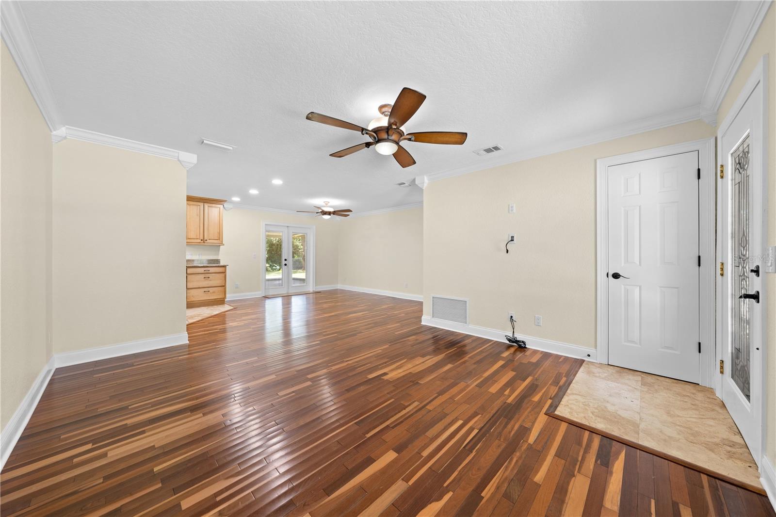 Image 5 of 41 For 1722 West Acres Drive
