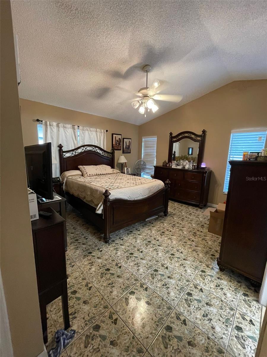 Image 19 of 34 For 857 Country Crossing Court