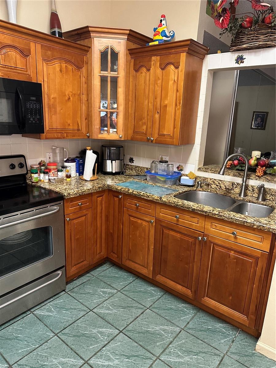 Image 6 of 17 For 604 Regency Way