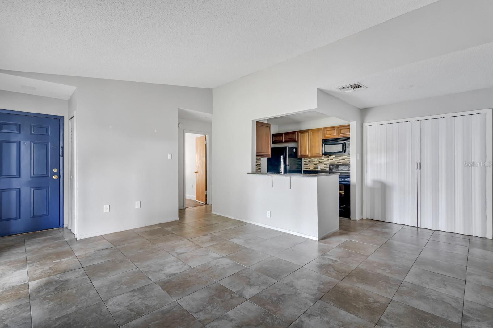 Image 5 of 27 For 3827 Bay Club Cir  204