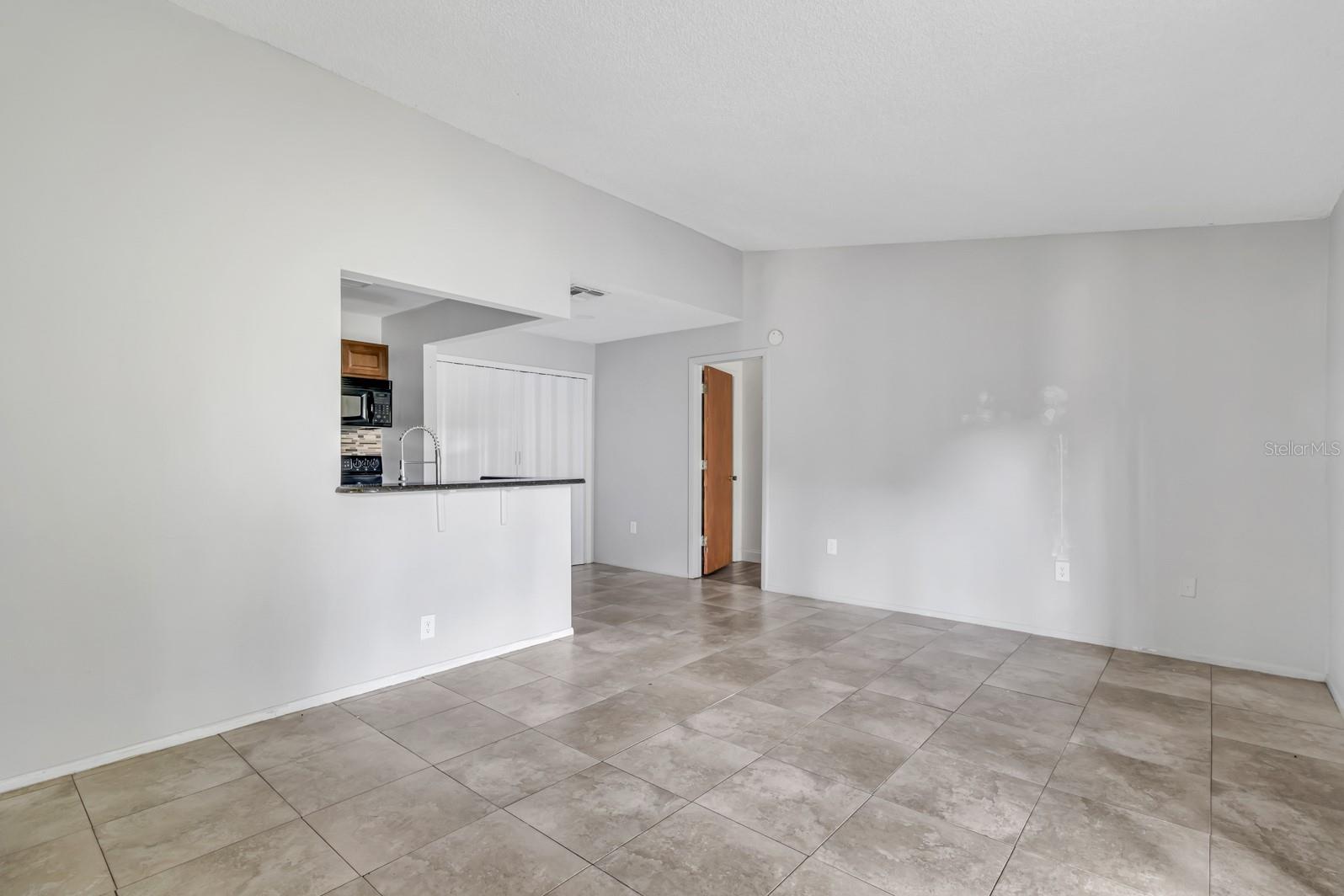 Image 6 of 27 For 3827 Bay Club Cir  204