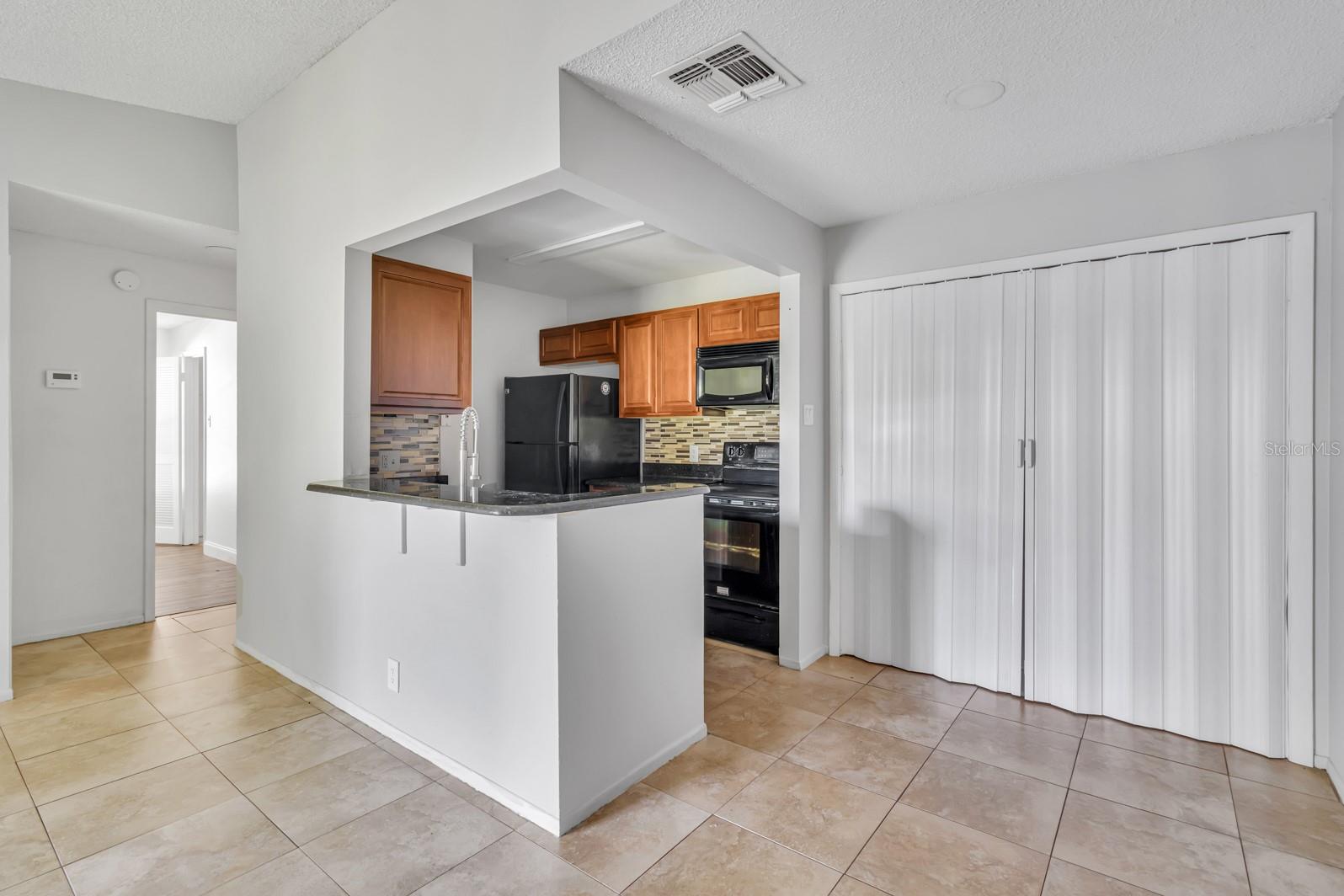 Image 7 of 27 For 3827 Bay Club Cir  204