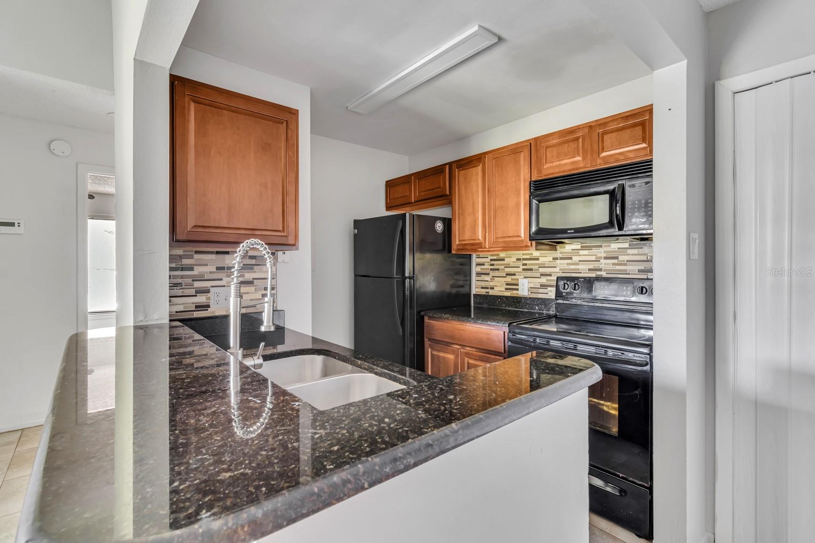 Image 9 of 27 For 3827 Bay Club Cir  204